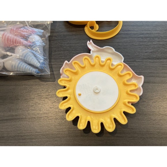 Lot Of Cake Cupcake Baking Decorating Supply- Fondant Bundle Cake ClownToppers - Picture 3 of 16